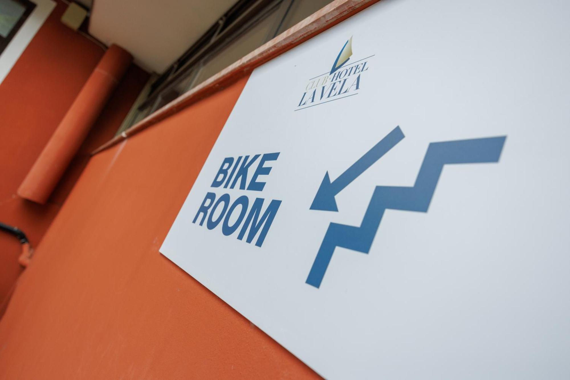 Club Hotel E Residence La Vela Торболе Экстерьер фото