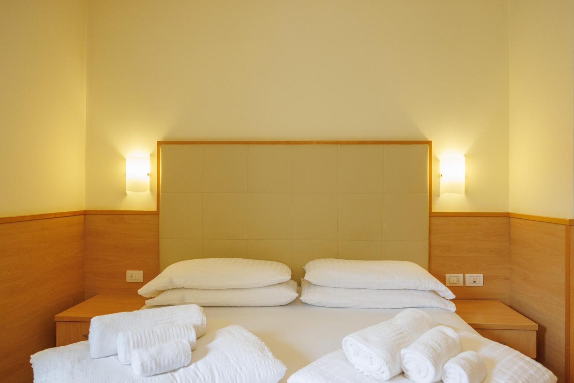 Club Hotel E Residence La Vela Торболе Экстерьер фото