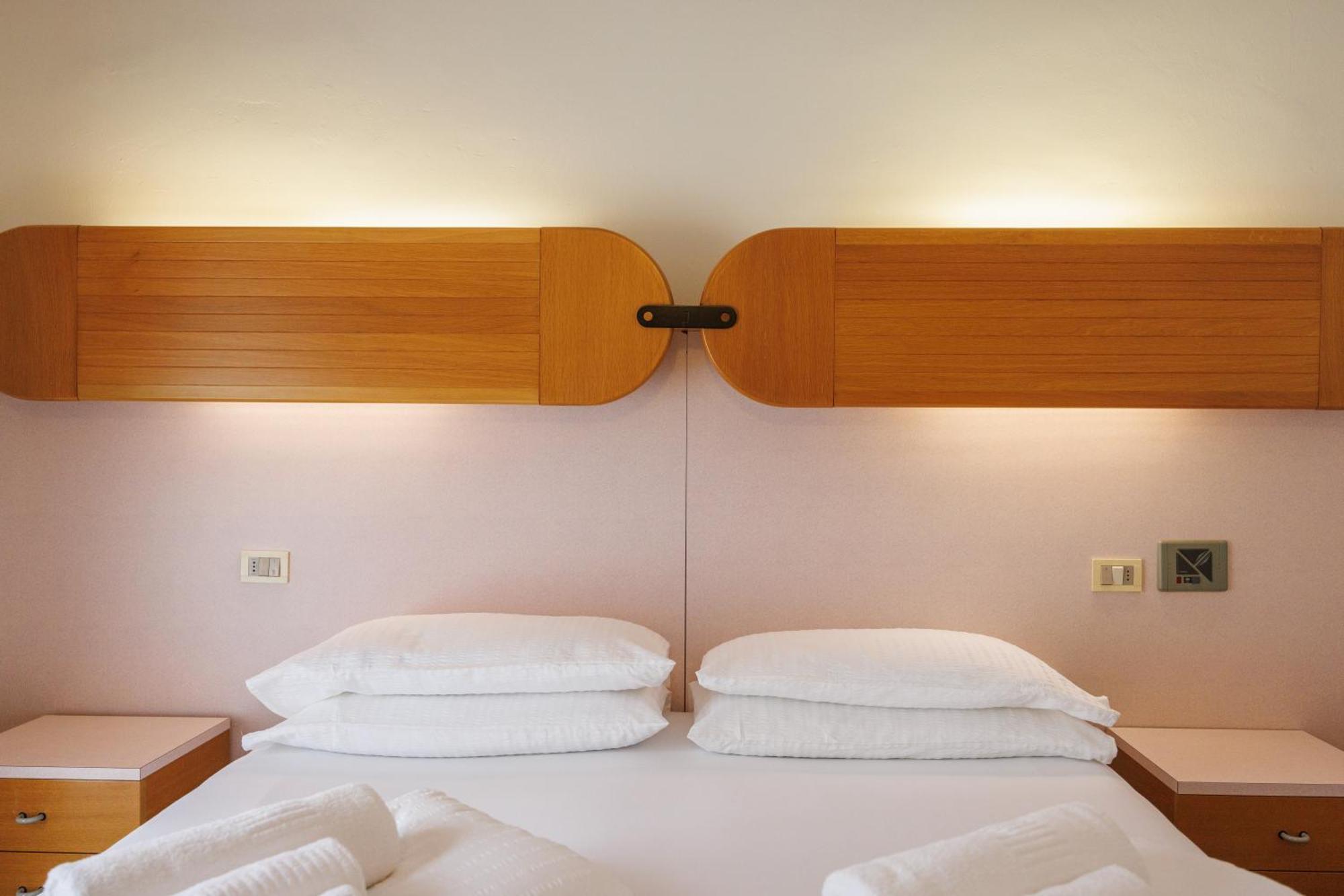 Club Hotel E Residence La Vela Торболе Экстерьер фото