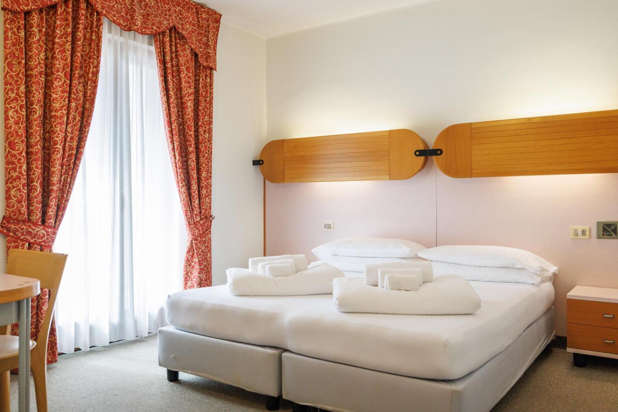 Club Hotel E Residence La Vela Торболе Экстерьер фото